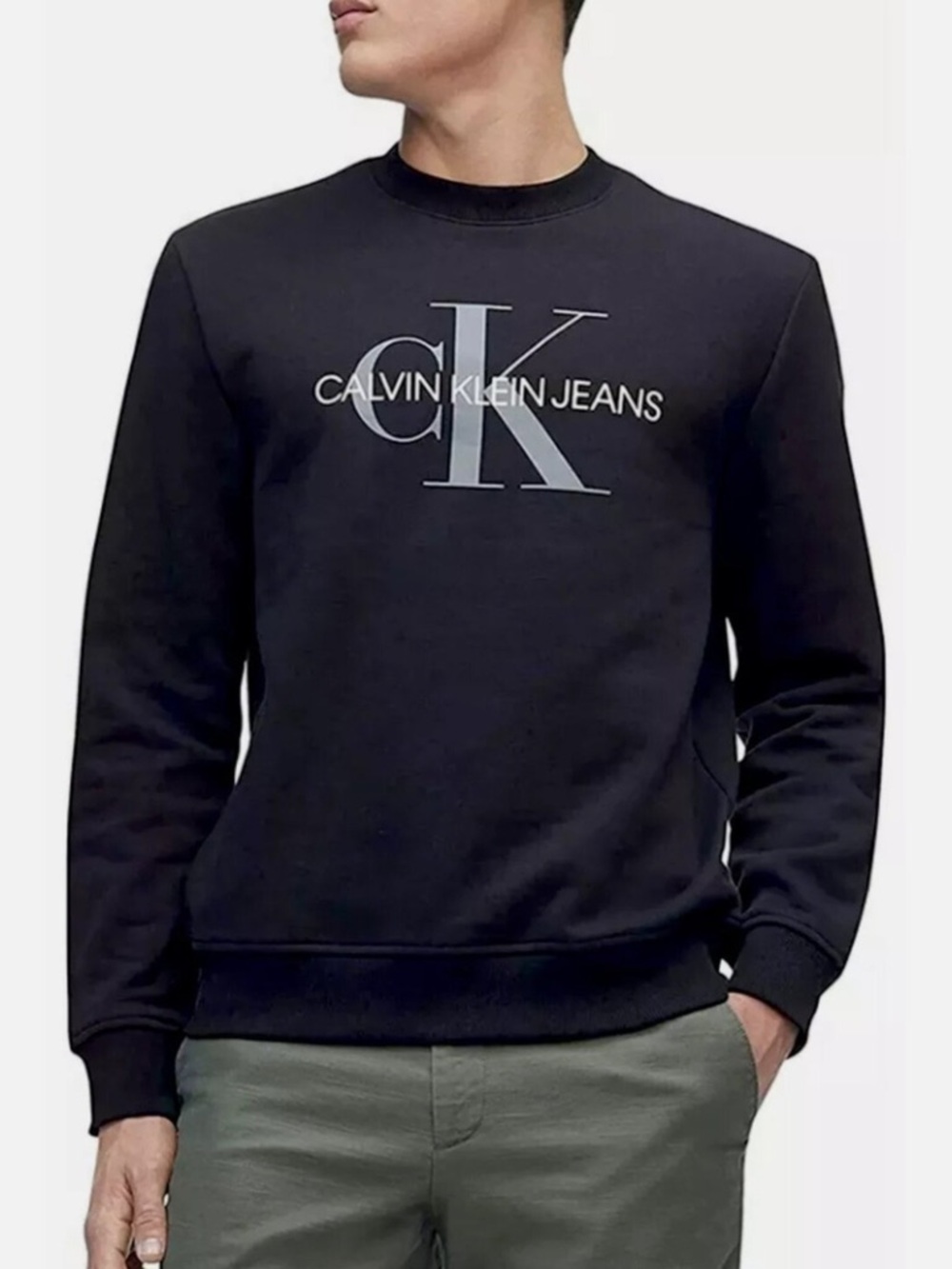 Calvin Klein Black Crewneck Sweatshirt with Logo Tag. Size M